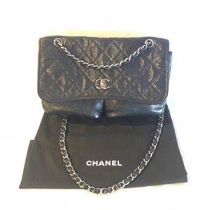 CHANEL CLASSIC MAXI DOUBLE FLAP BAG